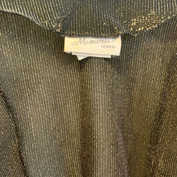 Vintage shimmery black and gold top ✨ - Picture 5 of 6